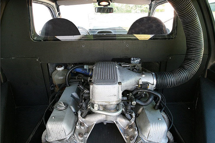 Lazareth-Auto-Moto-Clio-V8-RS-729x486-76