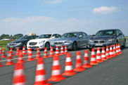 Video: Infiniti, BMW, Lexus, Mercedes