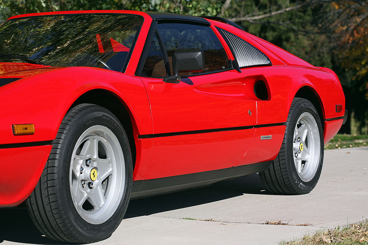 Quot Magnum Quot Ferrari Findet Reichen Fan Bilder Autobild De