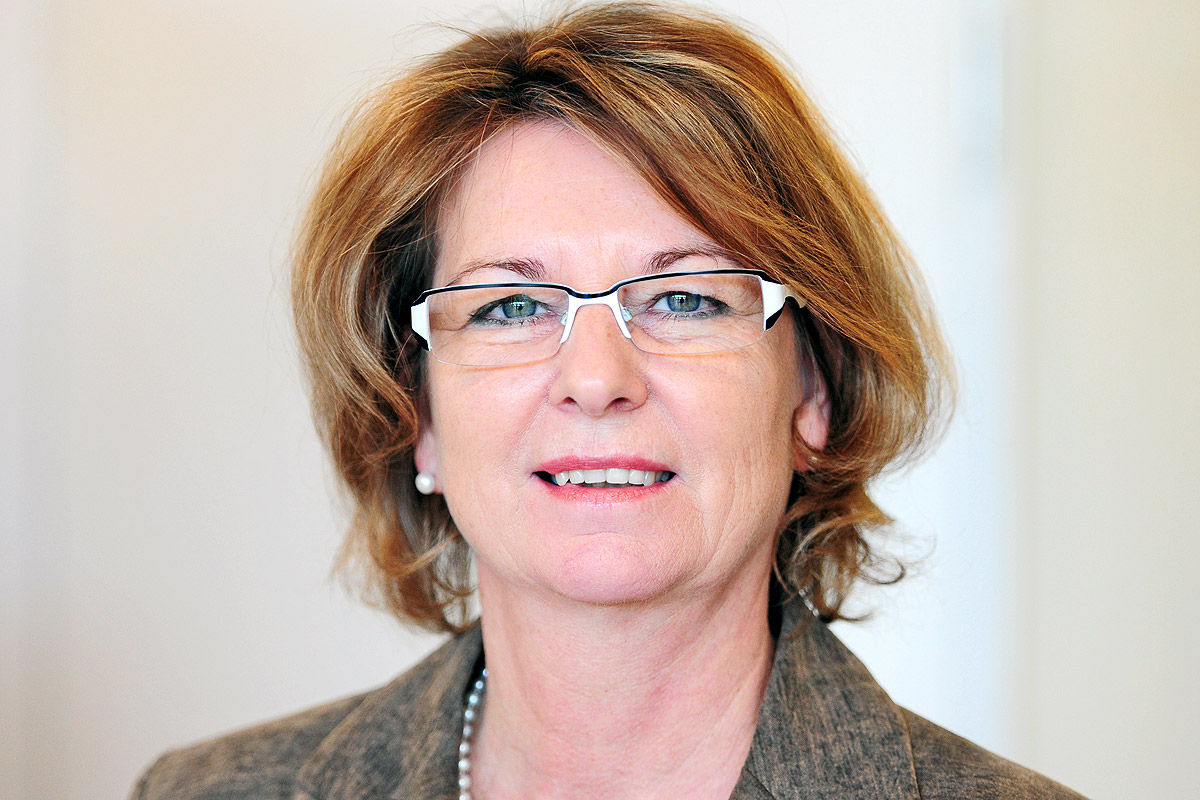 Priska Hinz peoplecheck.de