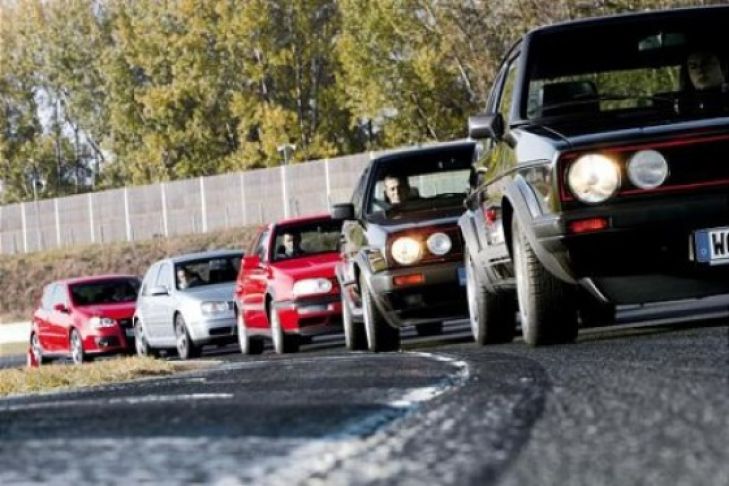F&uuml;nf Generationen VW Golf GTI