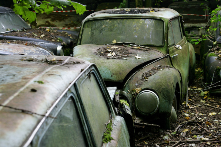 Autofriedhof Schrottplatz Kaufdorf Schweiz