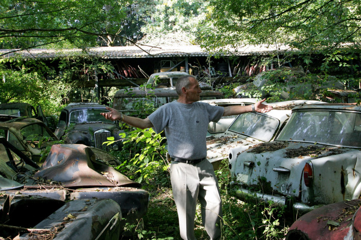Autofriedhof Schrottplatz Kaufdorf Schweiz