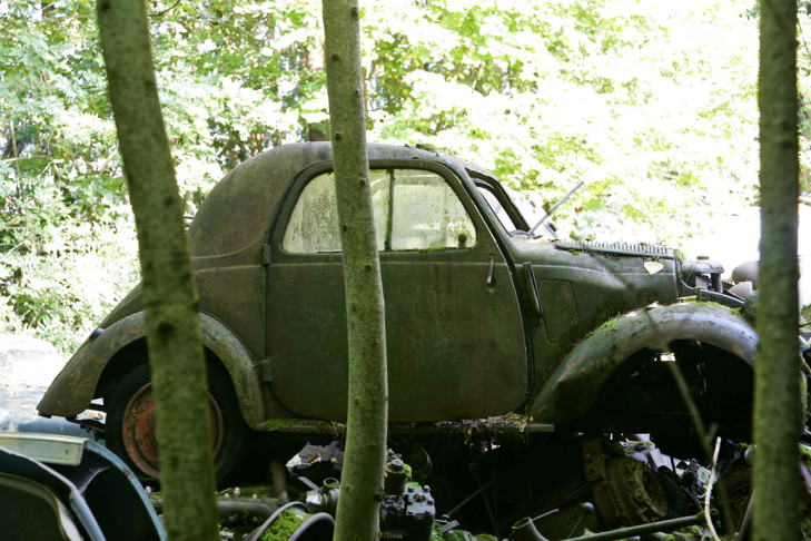 Autofriedhof Schrottplatz Kaufdorf Schweiz