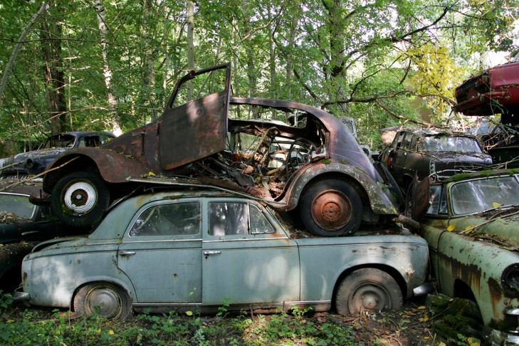 Autofriedhof Schrottplatz Kaufdorf Schweiz