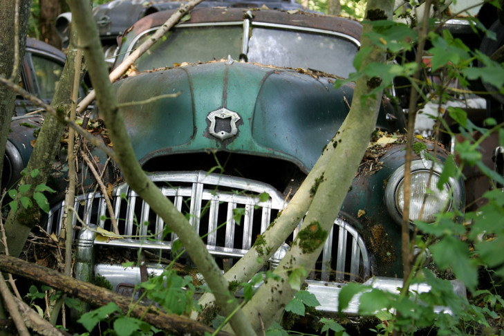 Autofriedhof Schrottplatz Kaufdorf Schweiz