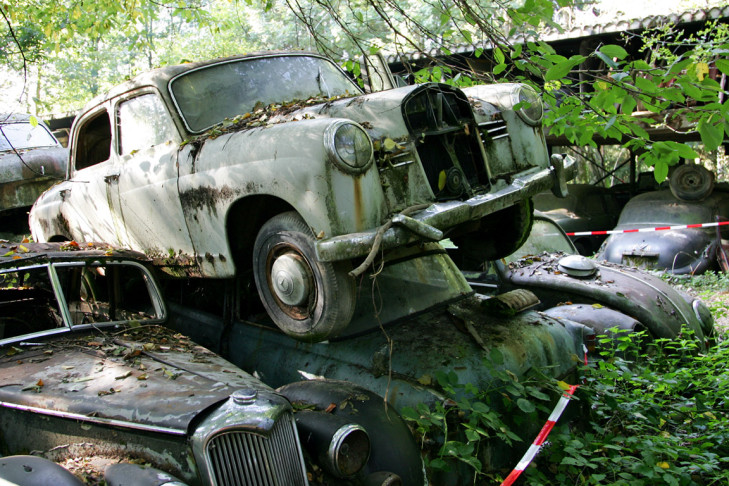 Autofriedhof Schrottplatz Kaufdorf Schweiz