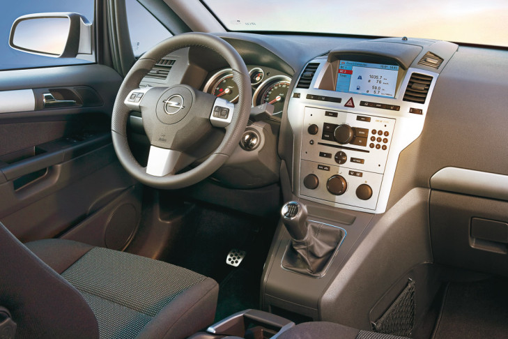 Renault Kangoo, Opel Combo, Skoda Roomster, VW Caddy Life im Test