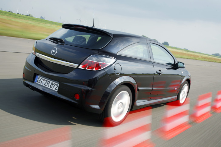 Opel Astra GTC 2.0 Turbo
