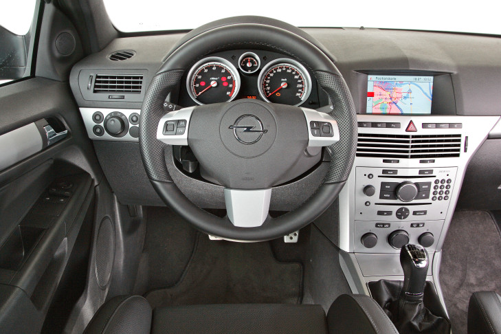 Opel Astra GTC 2.0 Turbo