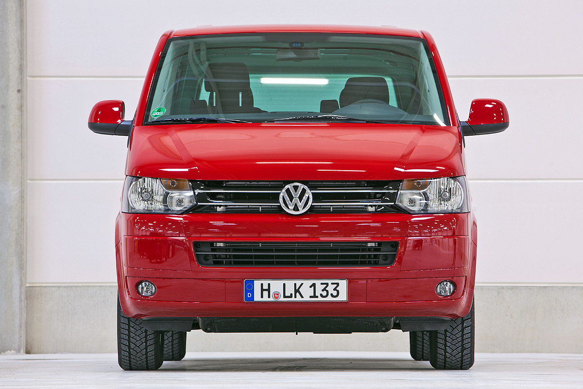 Vw Multivan Supports Robbie Williams On Tour Vw Multivan Robbie Williams Multivan