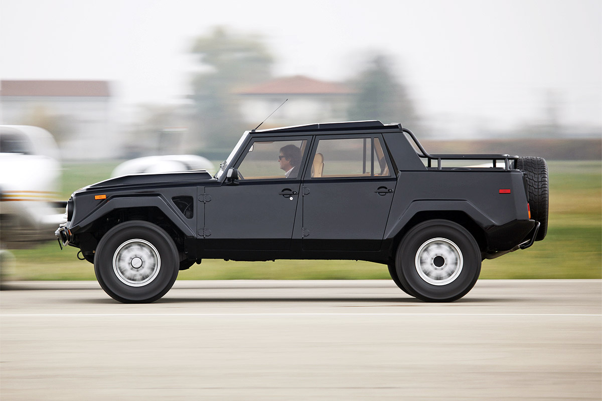 Lamborghini LM002