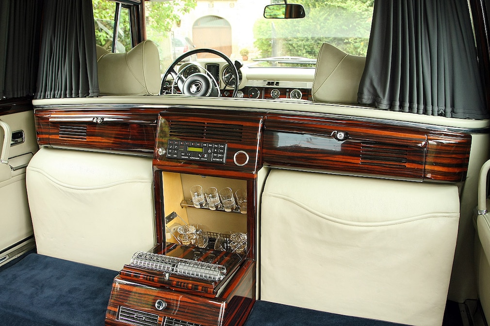 Mercedes 600 Pullman W 100