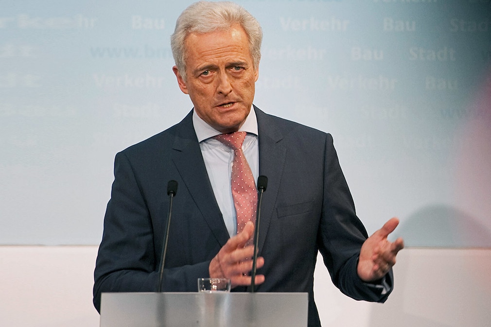 Ramsauer lehnt jährlichen TÜV für Alt-Autos ab