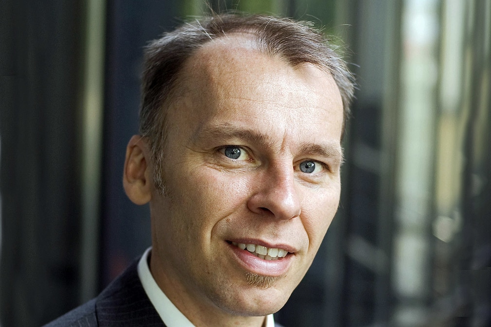 Stefan Bratzel