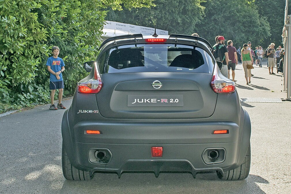 Nissan Juke R 2.0