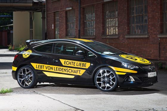 Opel Astra OPC in Schwarz-Gelb