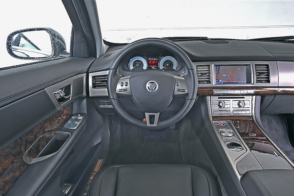 Jaguar XF