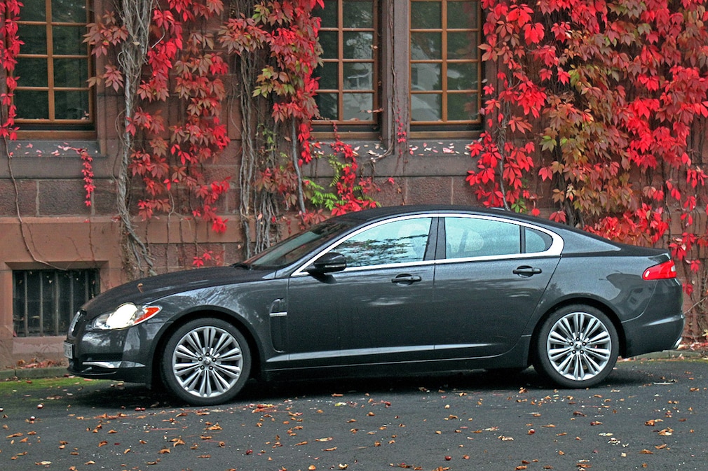 Jaguar XF
