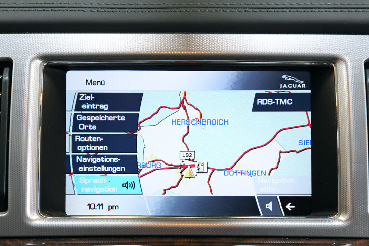 Jaguar XF: Touchscreen