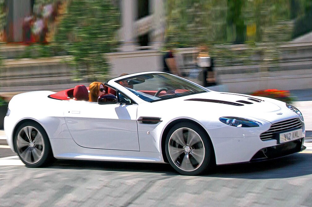 Aston Martin Vantage V12 Roadster