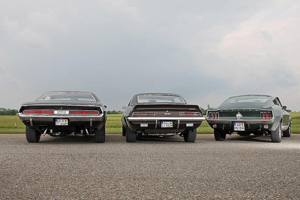 Dodge Challenger R/T, Chevrolet Camaro RS, Ford Mustang GTA