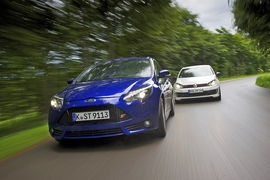 Ford Focus ST VW Golf GTI Edition 35