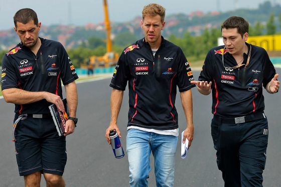 Sebastian Vettel mit Red Bull-Teamkollegen