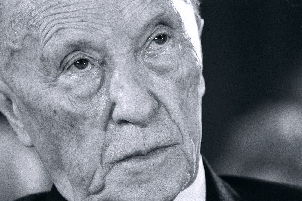 Bundeskanzler Dr. Konrad Adenauer