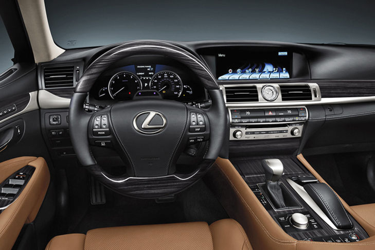 Lexus LS