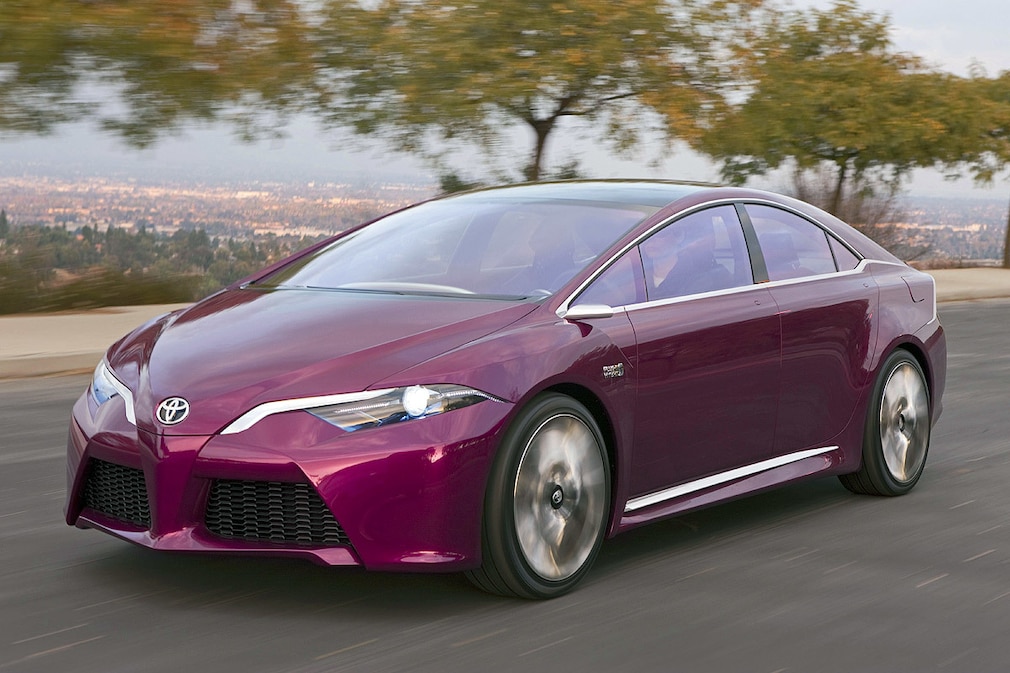 Toyota NS-4 Plug-In