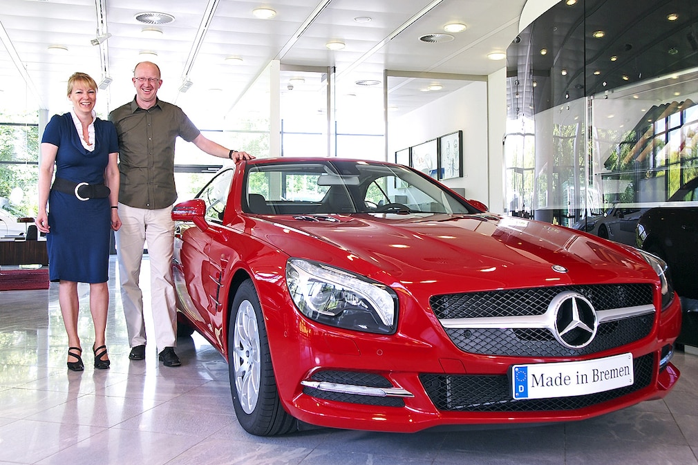 Gewinner des Mercedes SL 350 Ute und Andreas Roeder