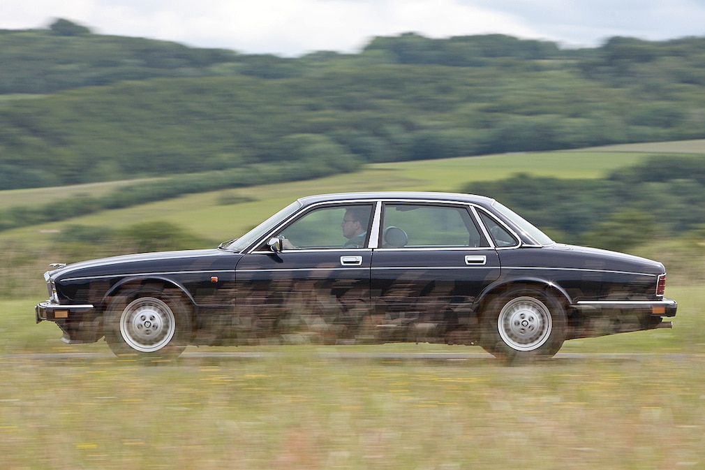 Jaguar XJ40