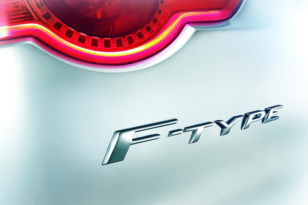 Jaguar F-Type in Paris 2012
