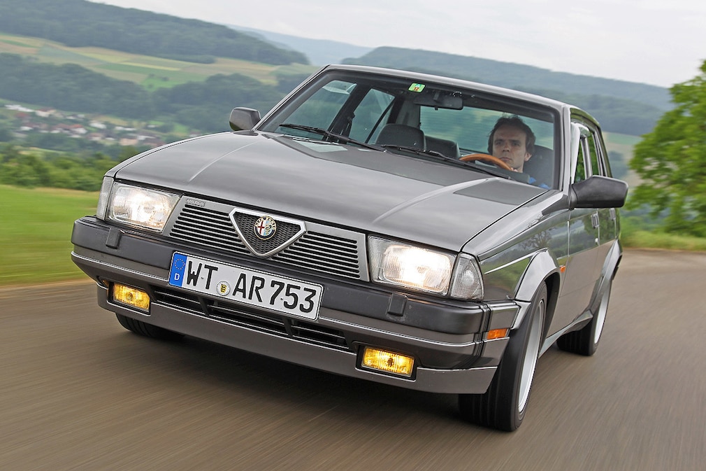 Alfa Romeo 75 3.0 V6 America