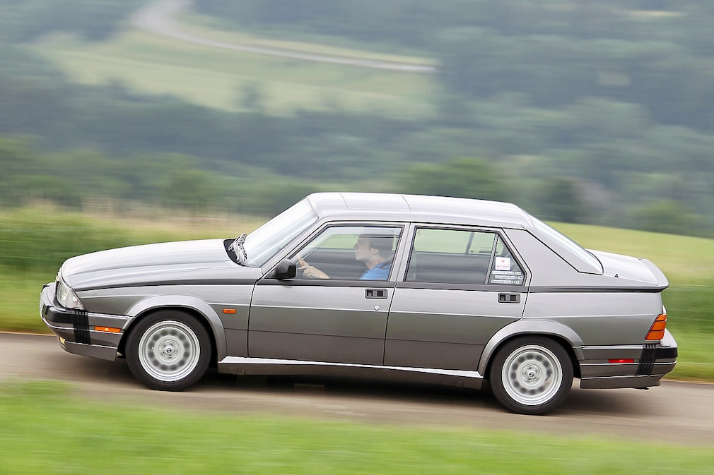 Alfa Romeo 75 3.0 V6 America