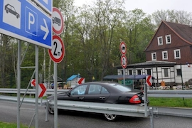 Raststätte Rodaborn hinterm Zaun