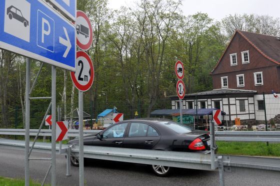 Raststätte Rodaborn hinterm Zaun