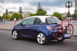 Opel Adam mit FlexFix-Fahrradträgersystem