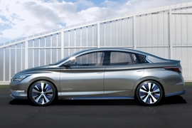 Infiniti LE Concept: Autosalon Paris 2012