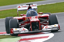 Formel 1-Ferrari mit Dach