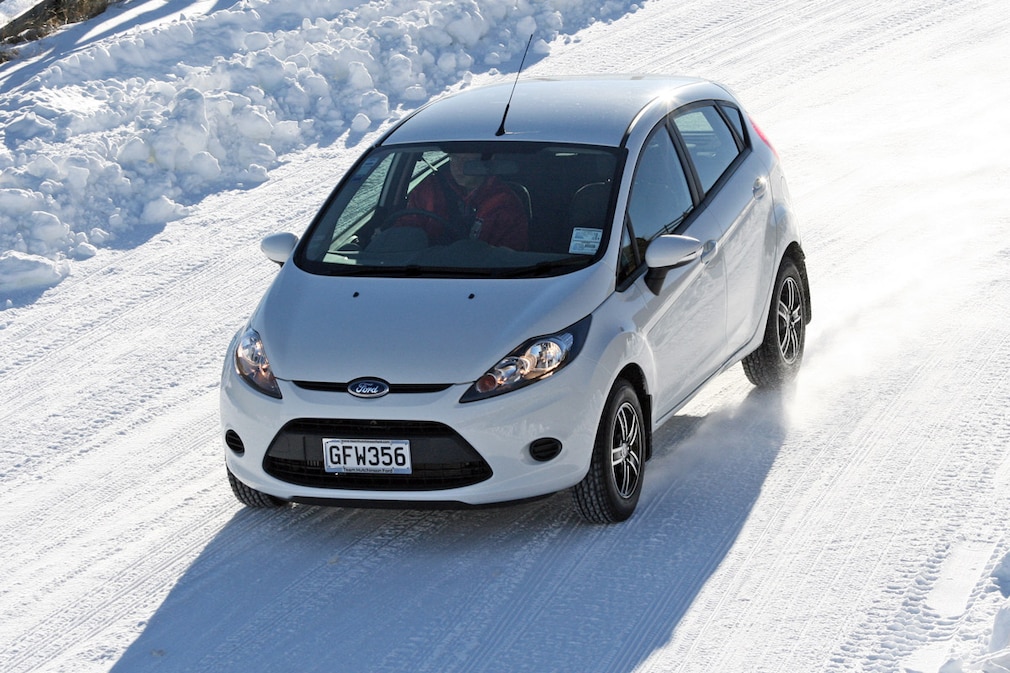 Reifentest Ganzjahresreifen Handling