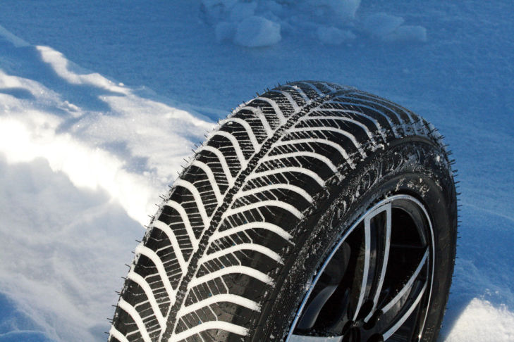 Goodyear Vector 4Seasons 82T