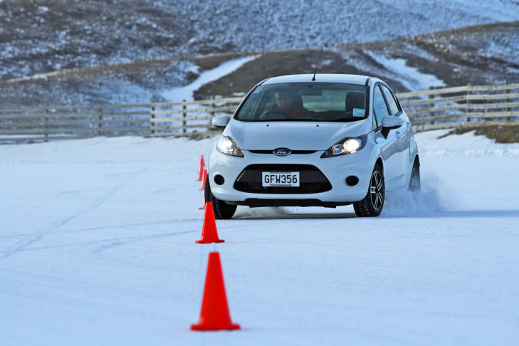 Schnee: Slalom