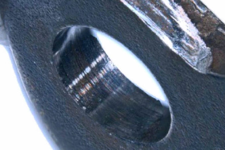 Abgenutzter Stanzstempel 