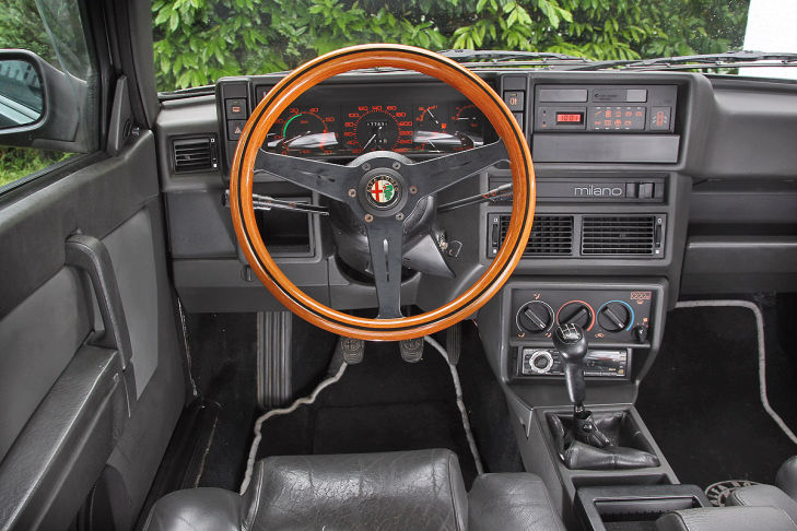 Alfa Romeo 75 3.0 V6 America