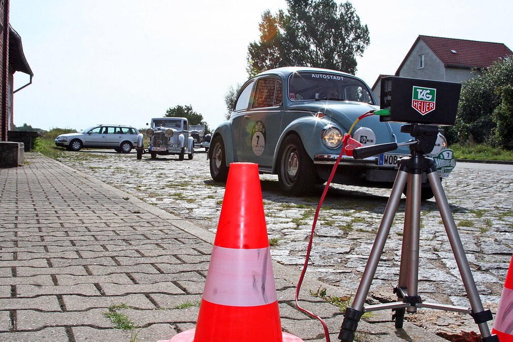 Kurz vor Lapitz wurde es ernst: Geheime Wertungsprüfung „Weg nach Afrika“ – So heißt die Straße.