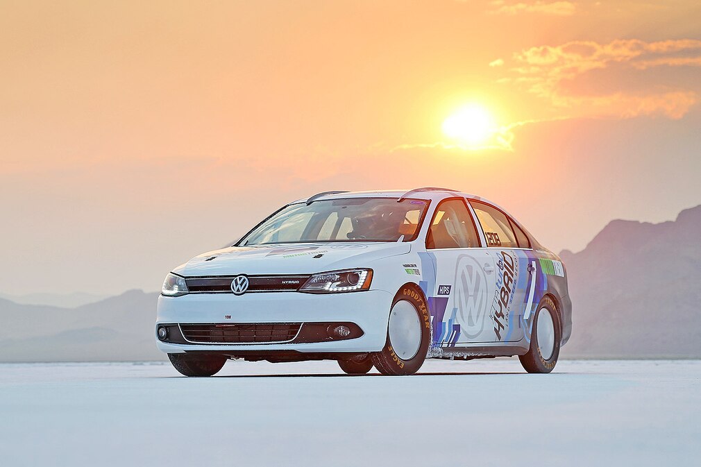 VW Jetta Hybrid Speed Record at Bonneville Salt Flats