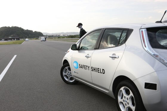 Nissan Assitenzsystem "Autonomous Emergency Steering"