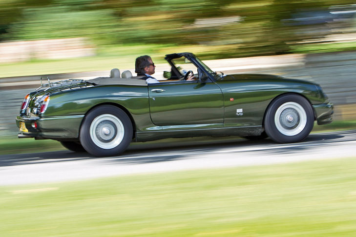 MG RV8 1993